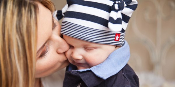 cropped-baby-baby-with-mom-mother-kiss-tenderness-67663.jpeg